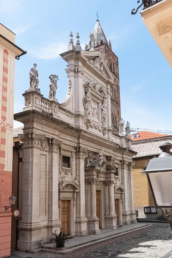 דירות ואראצה Piazza Duomo מראה חיצוני תמונה